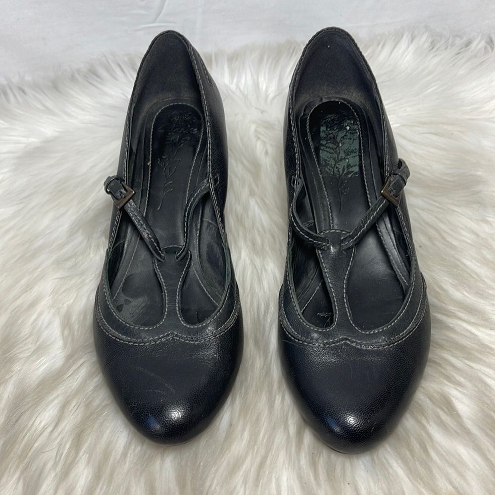 Clarks Black T-Strap Low Heel Pumps for Women - Picture 2 of 8